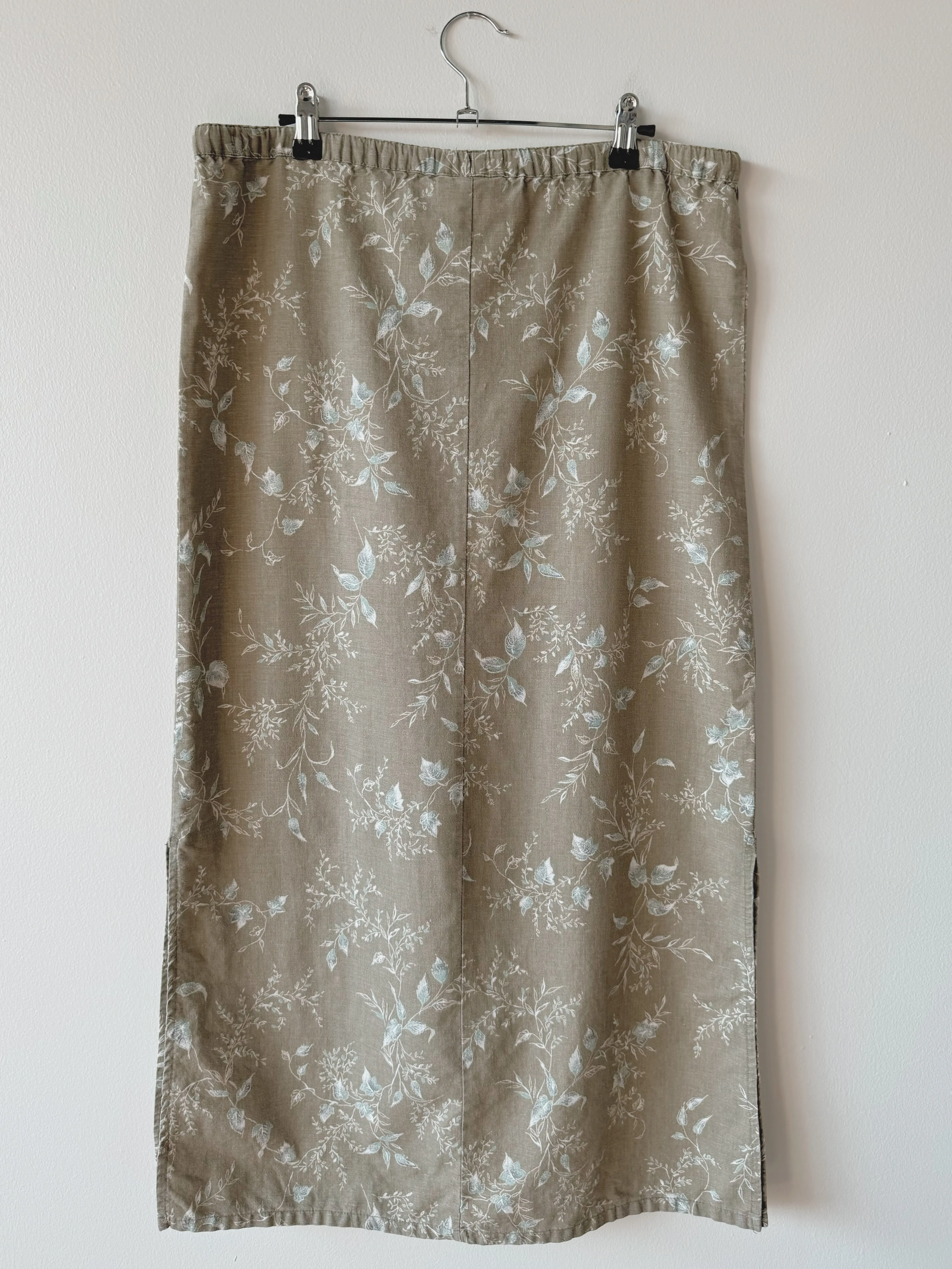 90s Muted Floral Linen Maxi Skirt (S)