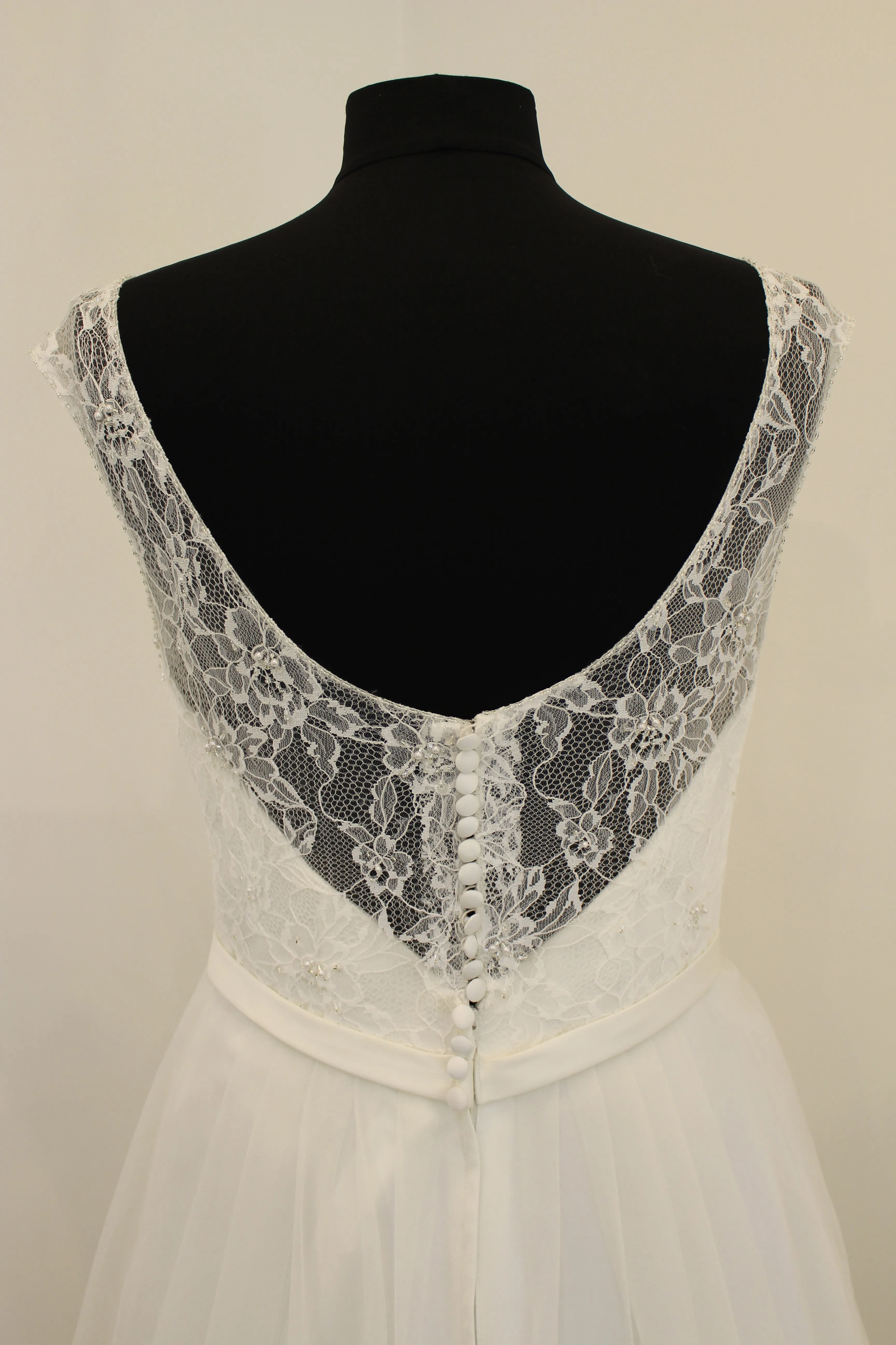 Ella Rosa by Kenneth Winston GA 2249 size UK 12