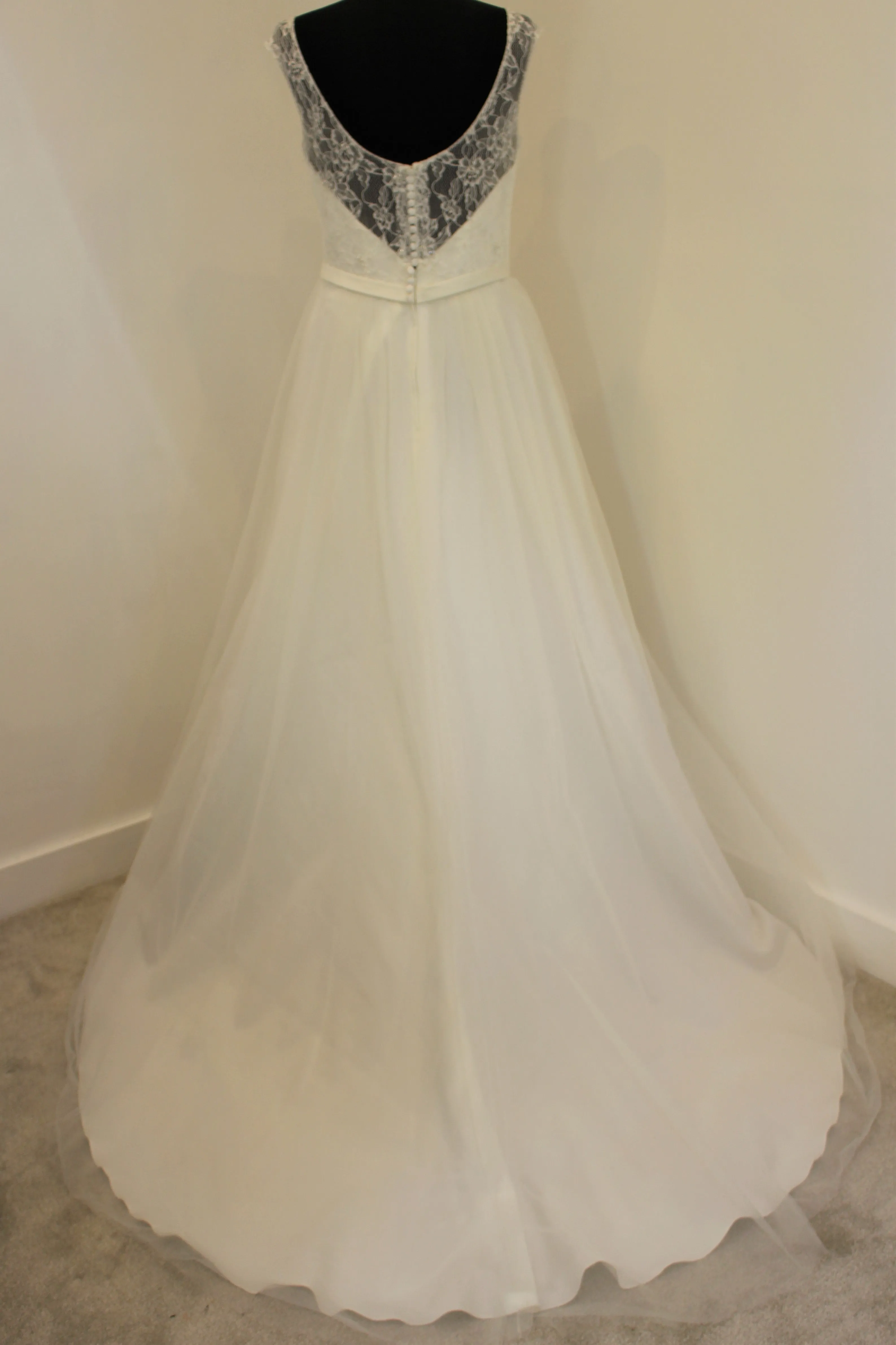 Ella Rosa by Kenneth Winston GA 2249 size UK 12
