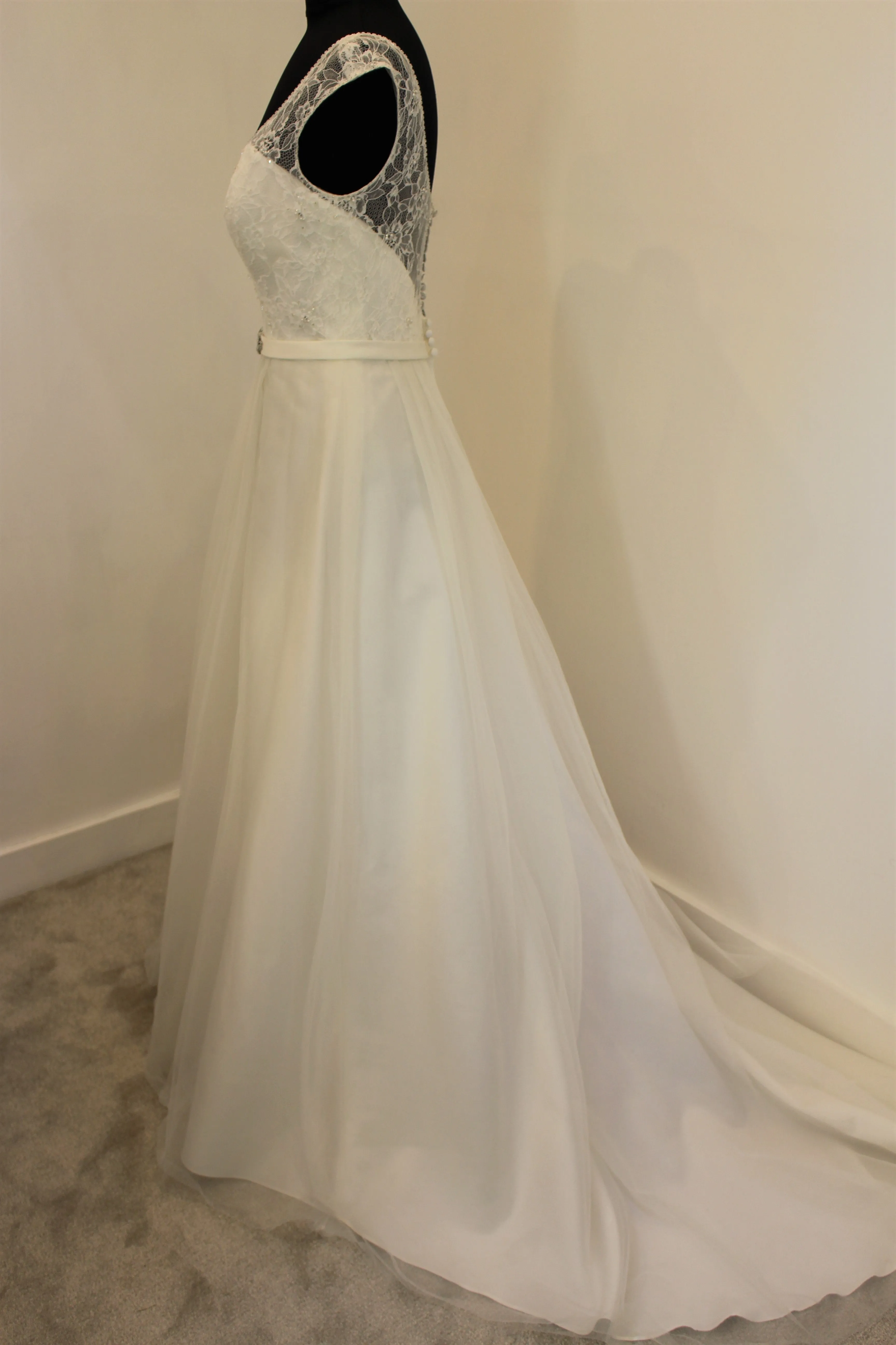 Ella Rosa by Kenneth Winston GA 2249 size UK 12