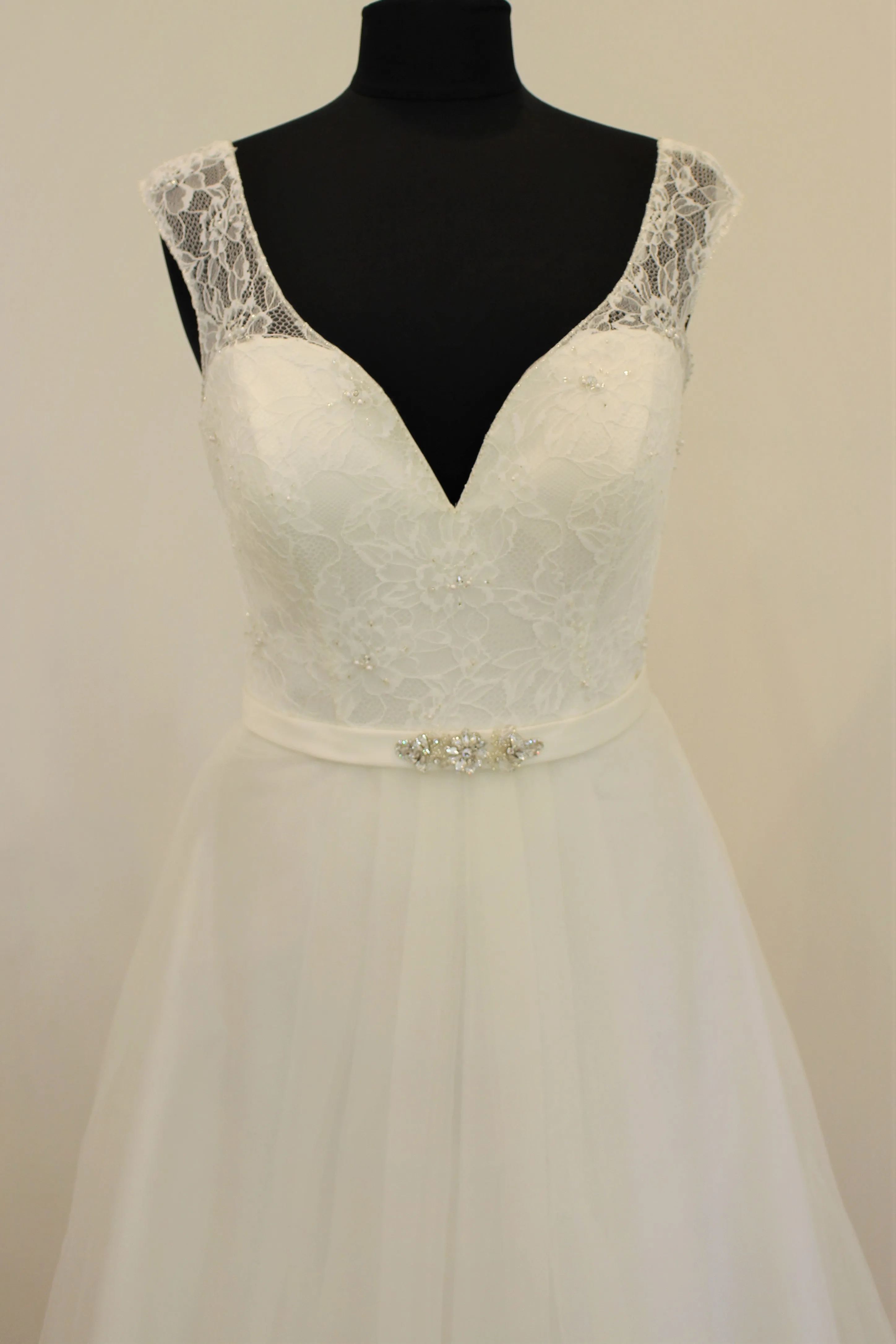 Ella Rosa by Kenneth Winston GA 2249 size UK 12