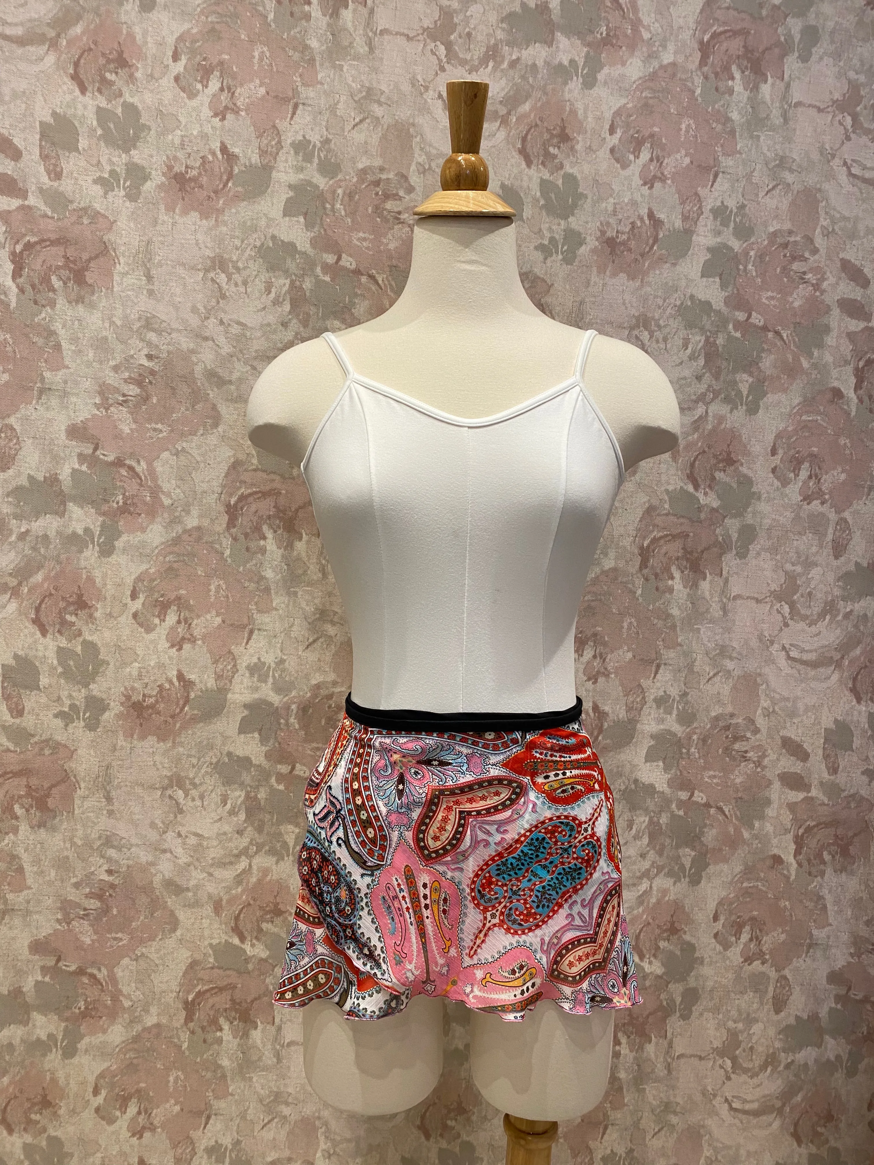 Ladies Red Pasely Print Skirt